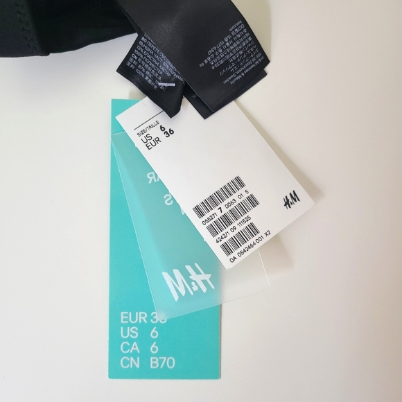 H&M Maillots De Bain Triangle Bikini Top - Women's US 6 - Picture 6 of 6